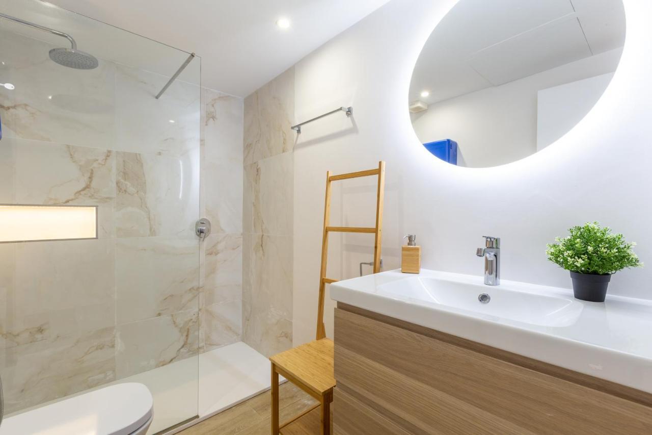 Apartamento Junto Al Faro .Marbella Centro.Vistas Mar Y El Puerto. Bagian luar foto